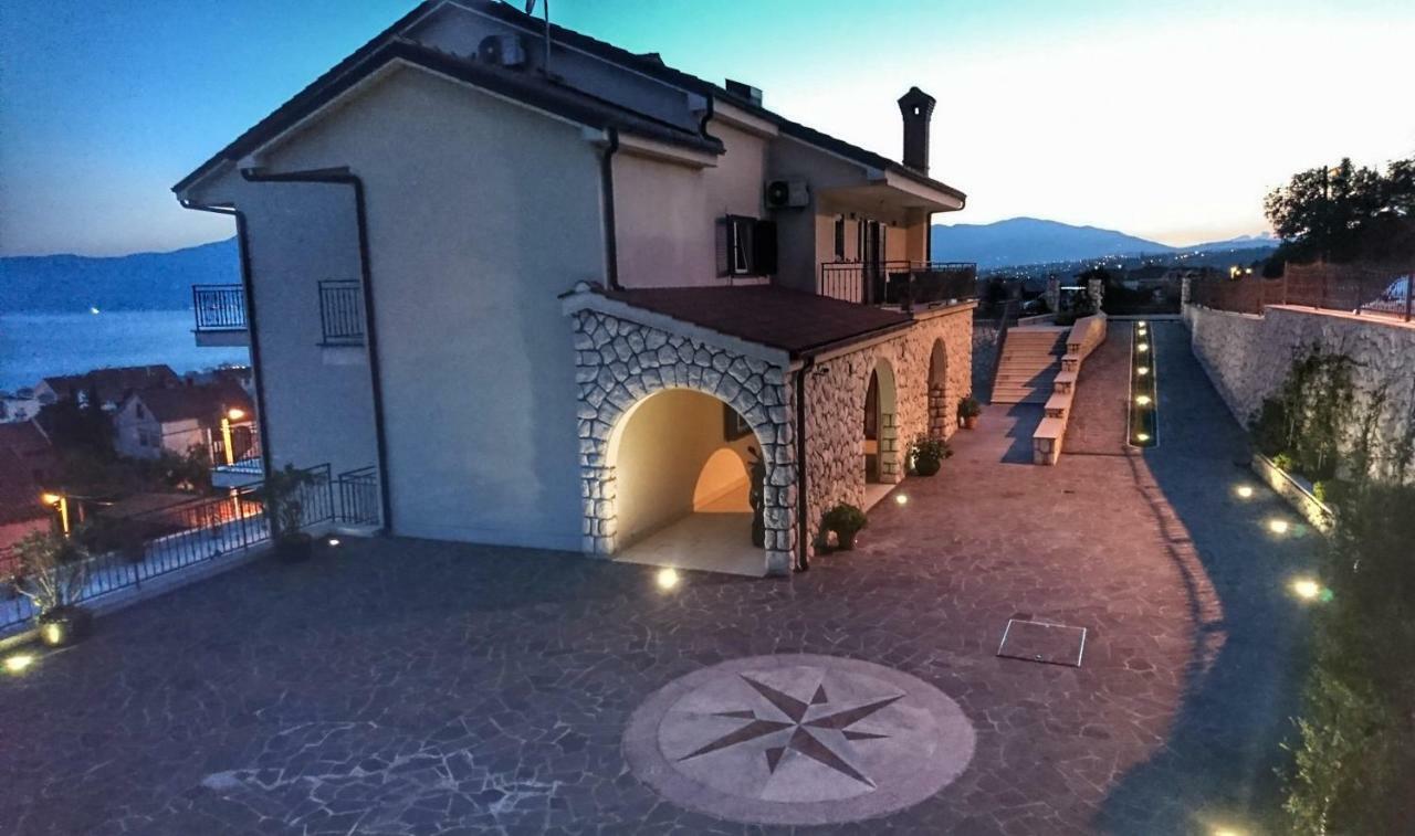 Studio Apartment "Brigita",Parking With Gate Рийека Екстериор снимка