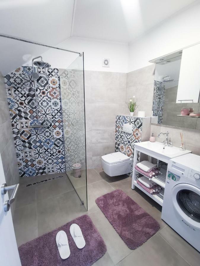Studio Apartment "Brigita",Parking With Gate Рийека Екстериор снимка