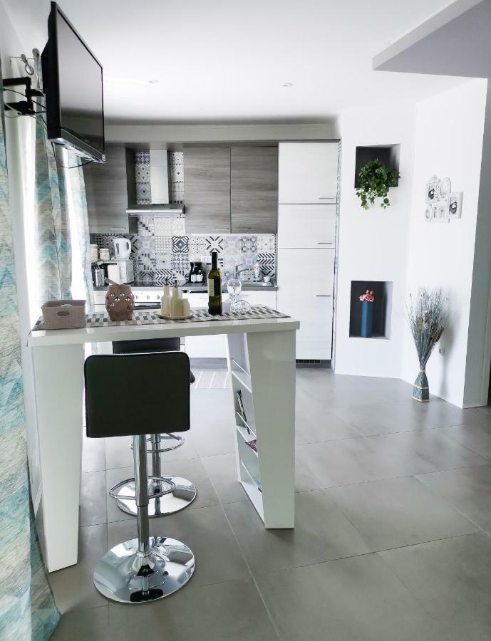 Studio Apartment "Brigita",Parking With Gate Рийека Екстериор снимка